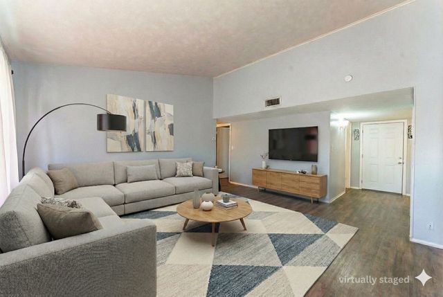 421 W Springdale Lane, Grand Prairie, TX 75052