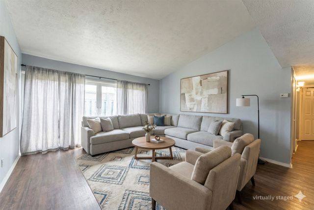 421 W Springdale Lane, Grand Prairie, TX 75052