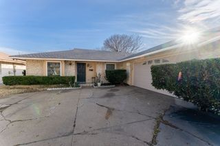 421 W Springdale Lane, Grand Prairie, TX 75052