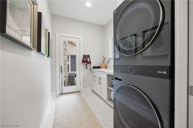 11565 Robin Wood Lane, Chagrin Falls, OH 44023