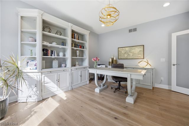 11565 Robin Wood Lane, Chagrin Falls, OH 44023