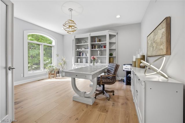 11565 Robin Wood Lane, Chagrin Falls, OH 44023