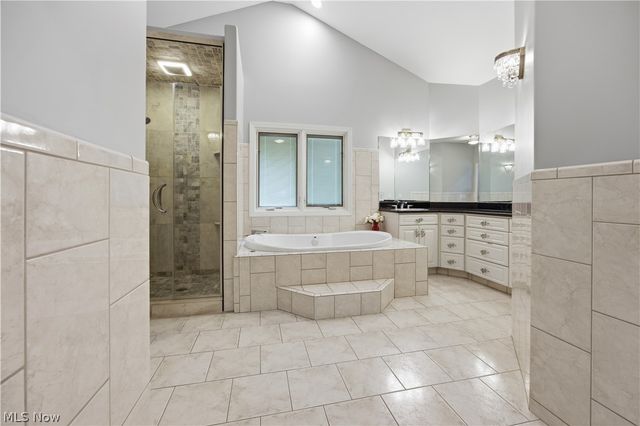 11565 Robin Wood Lane, Chagrin Falls, OH 44023