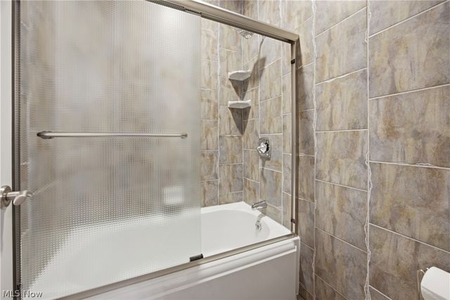 11565 Robin Wood Lane, Chagrin Falls, OH 44023