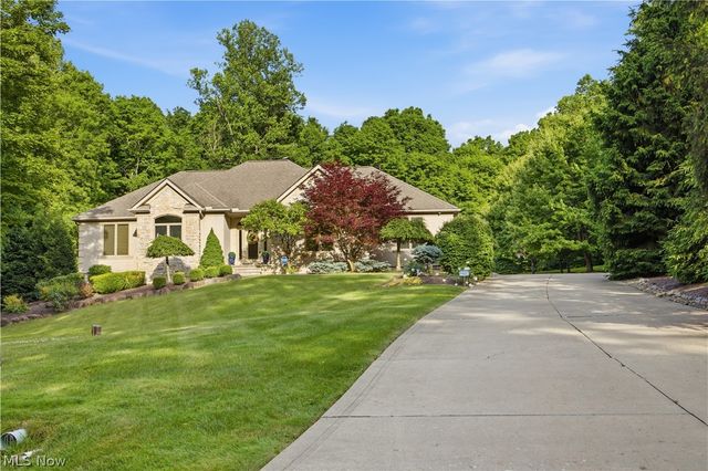 11565 Robin Wood Lane, Chagrin Falls, OH 44023