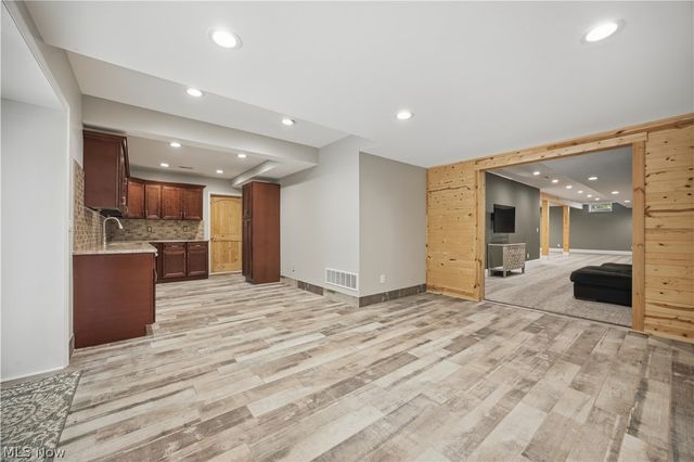 11565 Robin Wood Lane, Chagrin Falls, OH 44023