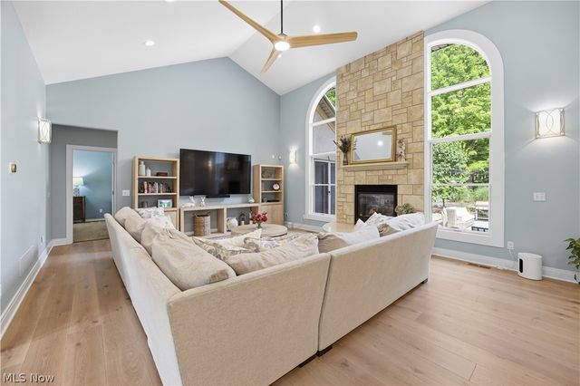11565 Robin Wood Lane, Chagrin Falls, OH 44023