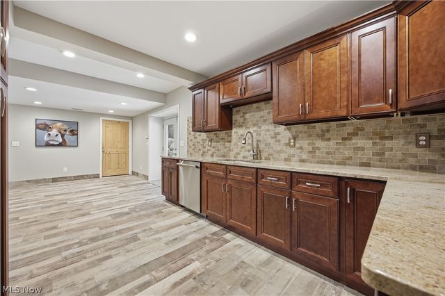 11565 Robin Wood Lane, Chagrin Falls, OH 44023