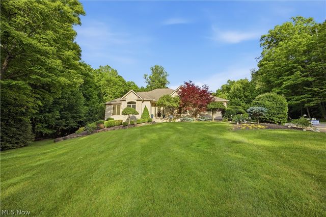 11565 Robin Wood Lane, Chagrin Falls, OH 44023