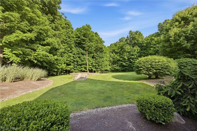 11565 Robin Wood Lane, Chagrin Falls, OH 44023