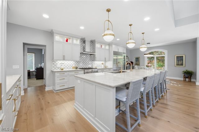 11565 Robin Wood Lane, Chagrin Falls, OH 44023