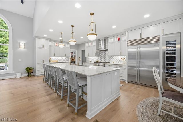 11565 Robin Wood Lane, Chagrin Falls, OH 44023