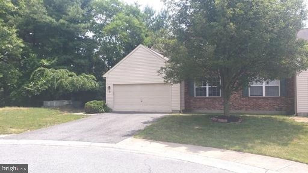 2 SADDLE RIDGE CT, Wilmington, DE 19808