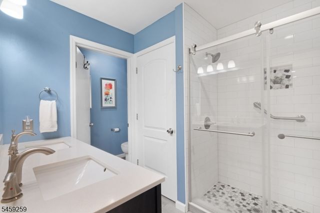 72 Whisper Way E, Roxbury Twp., NJ 07852