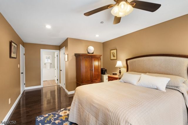 72 Whisper Way E, Roxbury Twp., NJ 07852