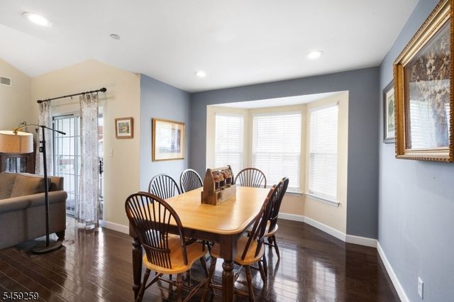 72 Whisper Way E, Roxbury Twp., NJ 07852