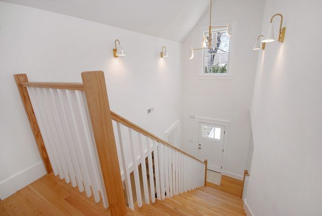 32 Hickory Cliff Rd, Newton, MA 02464