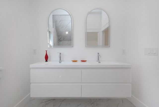 32 Hickory Cliff Rd, Newton, MA 02464
