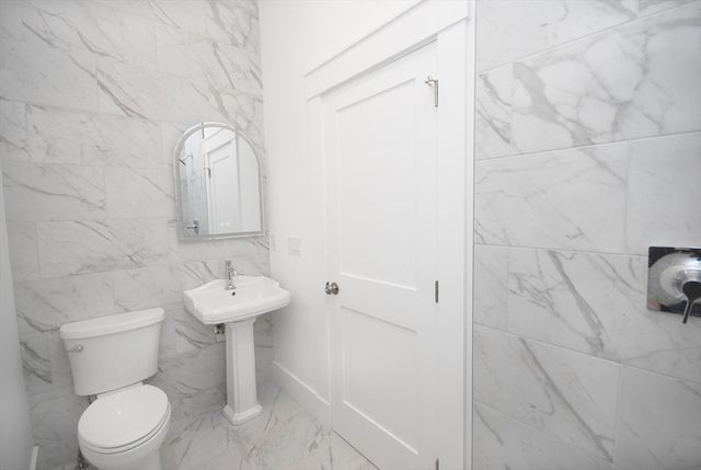 32 Hickory Cliff Rd, Newton, MA 02464