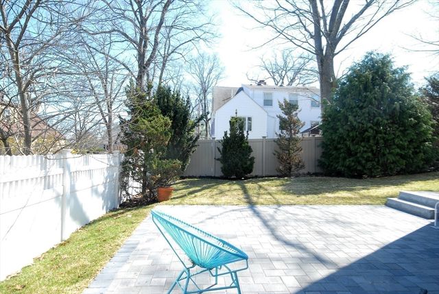 32 Hickory Cliff Rd, Newton, MA 02464