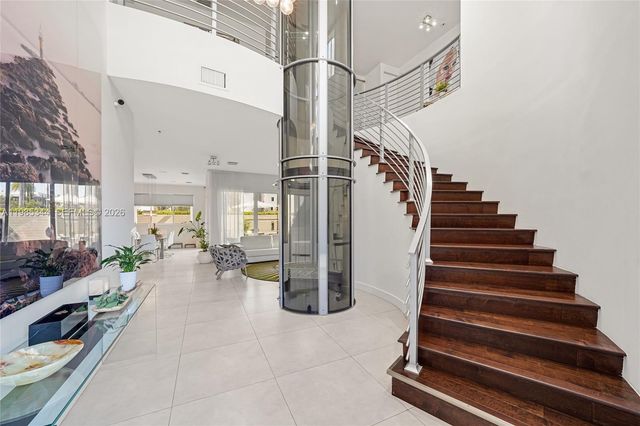 7515 NW 99th Ave, Doral, FL 33178