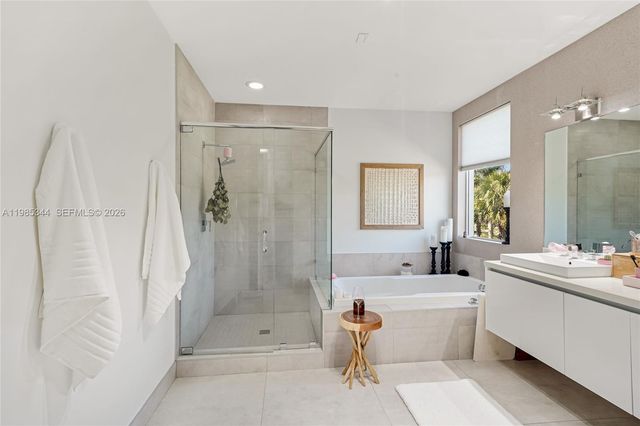 7515 NW 99th Ave, Doral, FL 33178