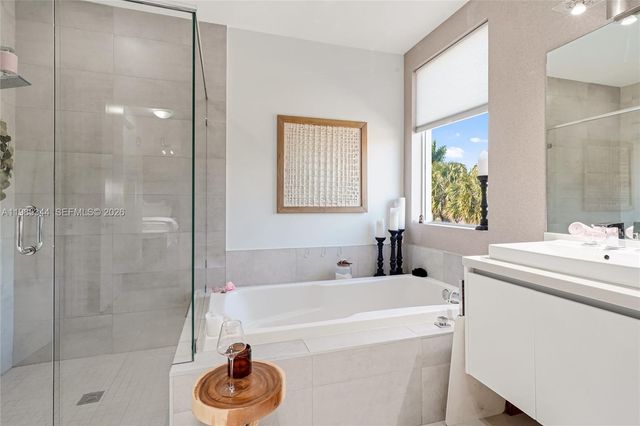 7515 NW 99th Ave, Doral, FL 33178