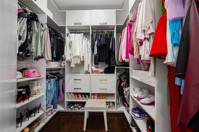 7515 NW 99th Ave, Doral, FL 33178