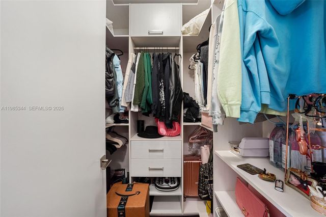 7515 NW 99th Ave, Doral, FL 33178