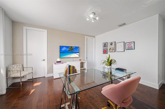 7515 NW 99th Ave, Doral, FL 33178