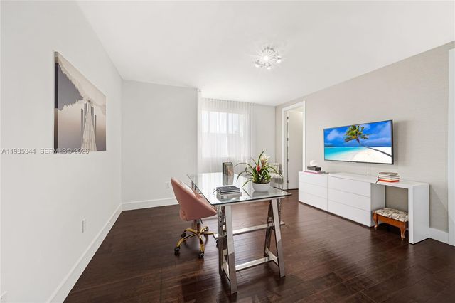 7515 NW 99th Ave, Doral, FL 33178