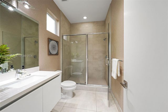 7515 NW 99th Ave, Doral, FL 33178