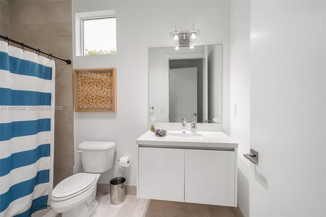 7515 NW 99th Ave, Doral, FL 33178