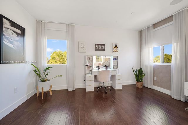 7515 NW 99th Ave, Doral, FL 33178