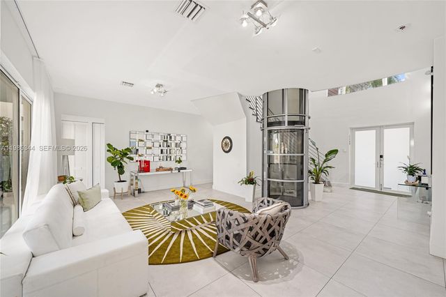 7515 NW 99th Ave, Doral, FL 33178