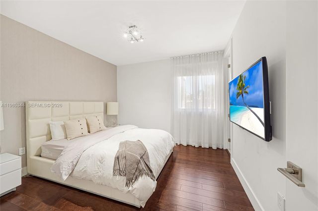 7515 NW 99th Ave, Doral, FL 33178