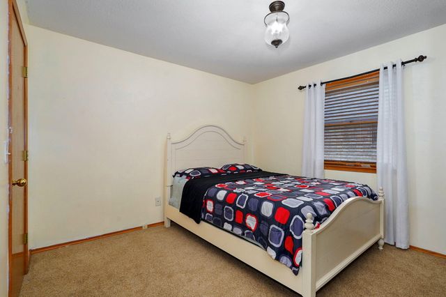 2129 E Cherryvale Street, Springfield, MO 65804