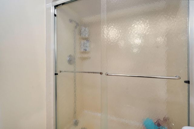 2129 E Cherryvale Street, Springfield, MO 65804