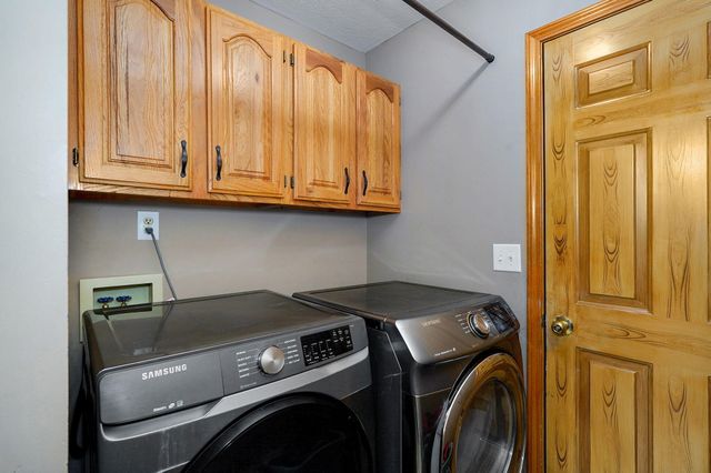 2129 E Cherryvale Street, Springfield, MO 65804