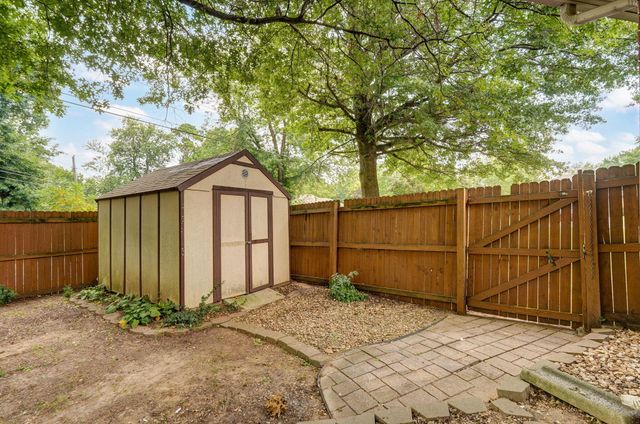 2129 E Cherryvale Street, Springfield, MO 65804