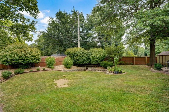 2129 E Cherryvale Street, Springfield, MO 65804