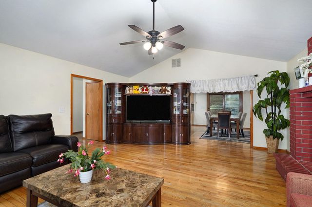 2129 E Cherryvale Street, Springfield, MO 65804