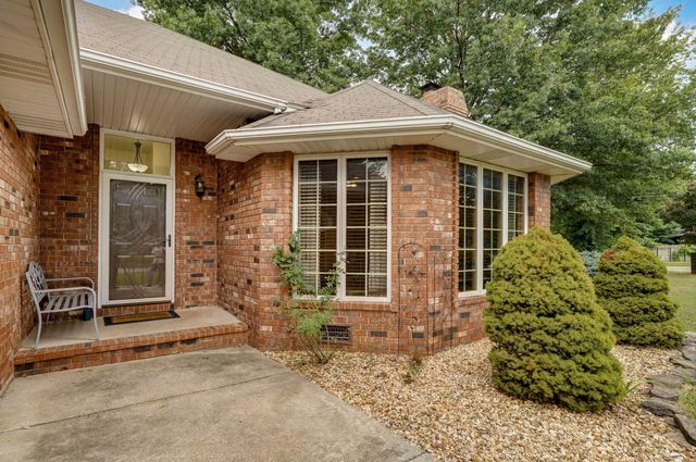 2129 E Cherryvale Street, Springfield, MO 65804