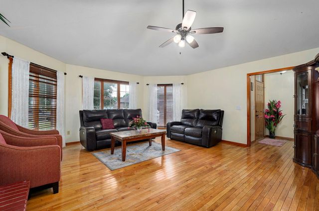 2129 E Cherryvale Street, Springfield, MO 65804