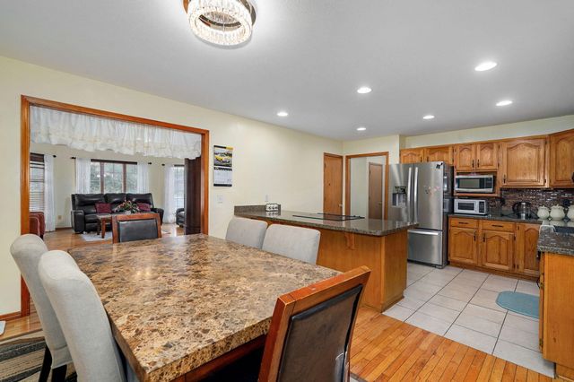 2129 E Cherryvale Street, Springfield, MO 65804