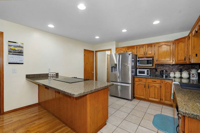 2129 E Cherryvale Street, Springfield, MO 65804