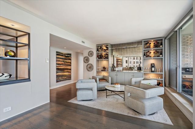 1000 N Lake Shore Plaza 12B, Chicago, IL 60611