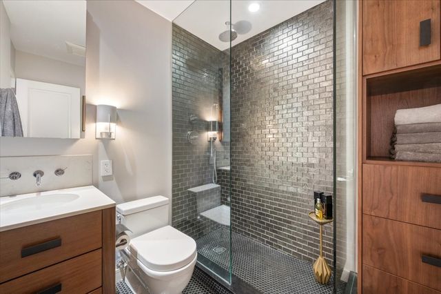 1000 N Lake Shore Plaza 12B, Chicago, IL 60611