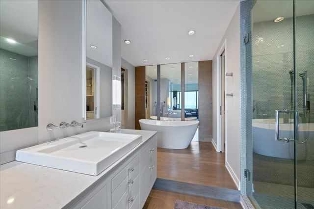 1000 N Lake Shore Plaza 12B, Chicago, IL 60611