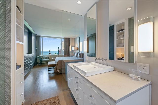 1000 N Lake Shore Plaza 12B, Chicago, IL 60611